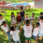 Dia do Livro é celebrado com momento lúdico e incentivo à leitura no Projeto Viver Brincando